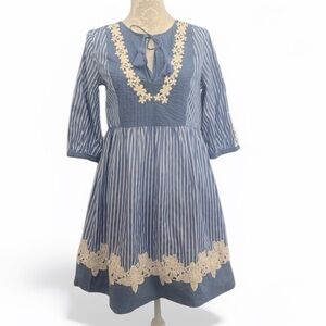 Topshop Blue and White Pinstriped 3/4 Length Sleeve Boho Retro Top Women Size 4